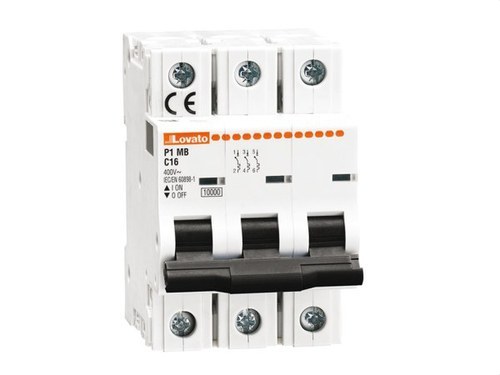 Foto artículo Interruptor Magnetotérmico Curva C 3 Polos 32A 10 kA (192x144)